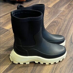 Black and White Chunky Sole Boots Hunter